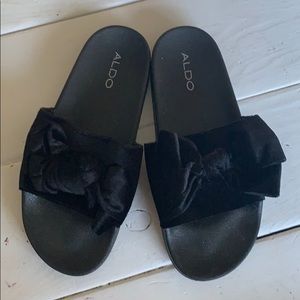 Black bow velvet slide sandals